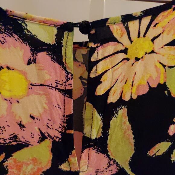 Jones Co Plus Size Blouse Bold Multicolor Floral 2X Short Sleeve - Picture 3 of 4